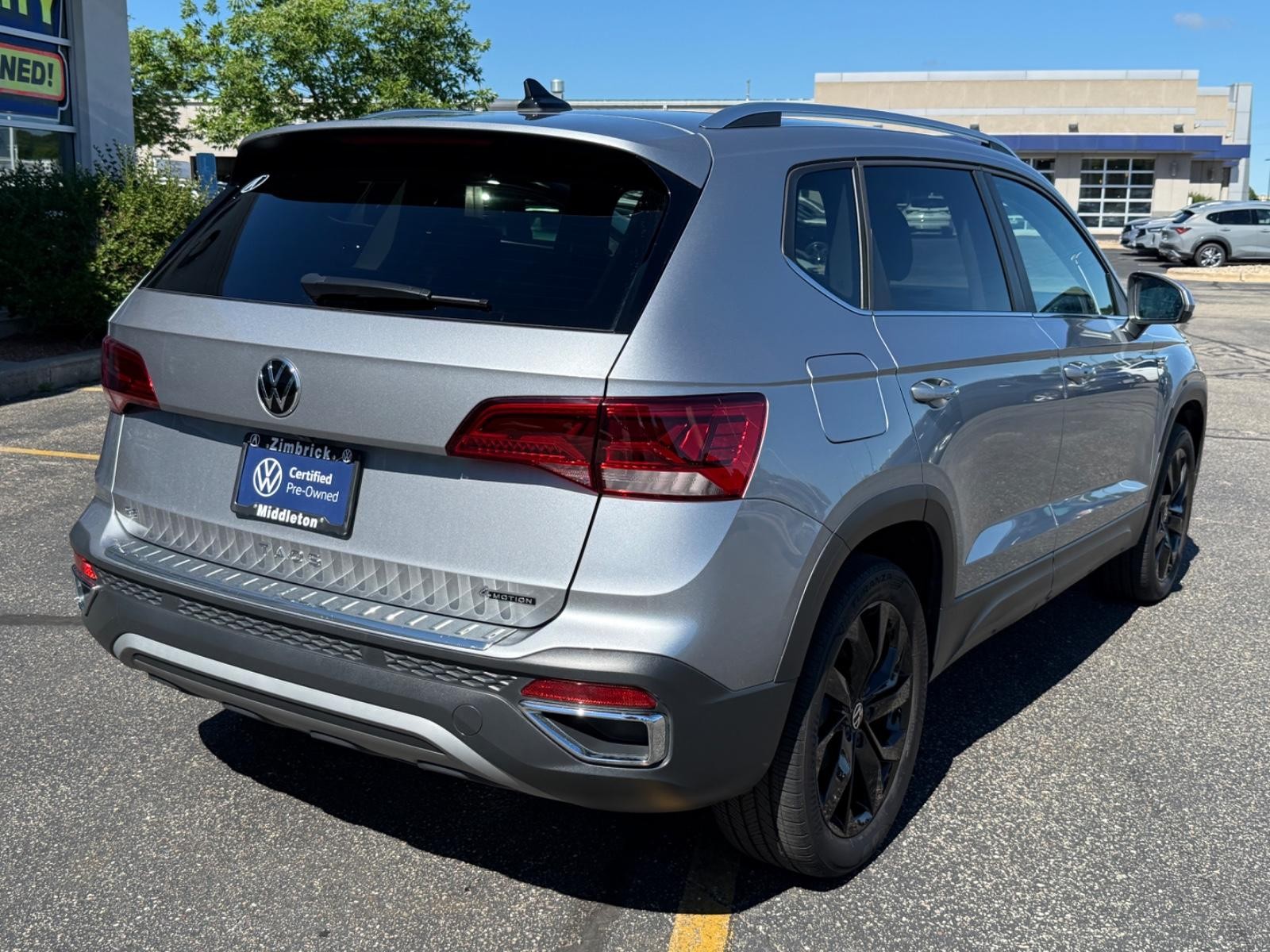 Volkswagen Taos Vehicle Image 03
