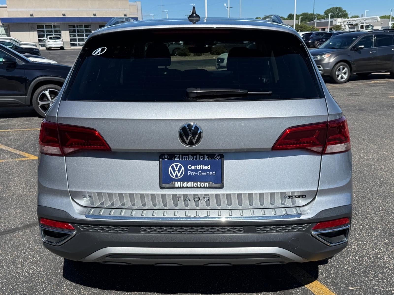 Volkswagen Taos Vehicle Image 04