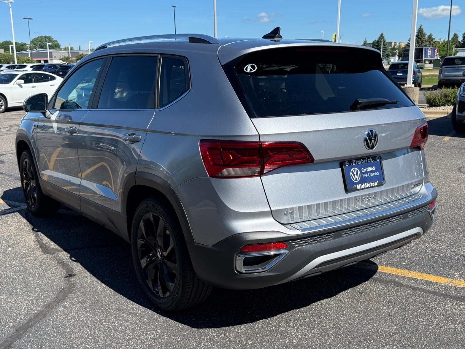 Volkswagen Taos Vehicle Image 06
