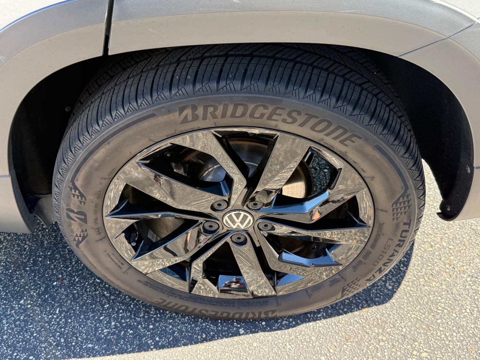 Volkswagen Taos Vehicle Image 07