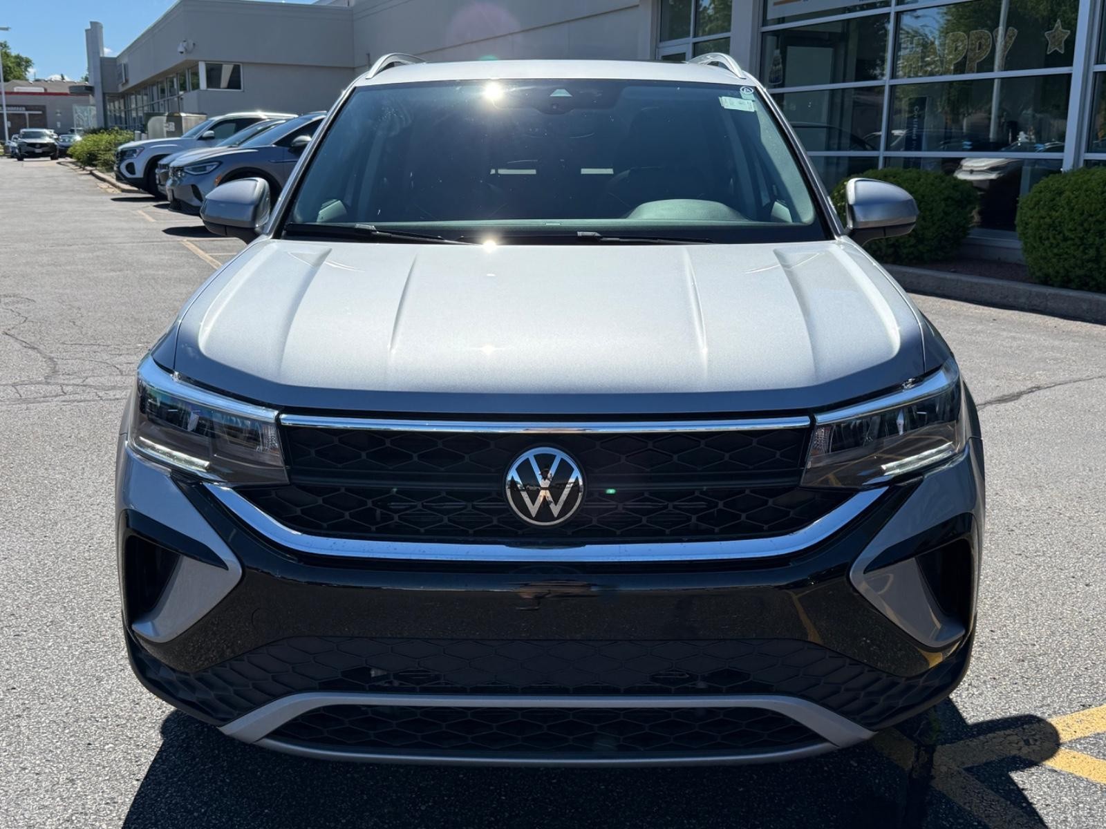 Volkswagen Taos Vehicle Image 09