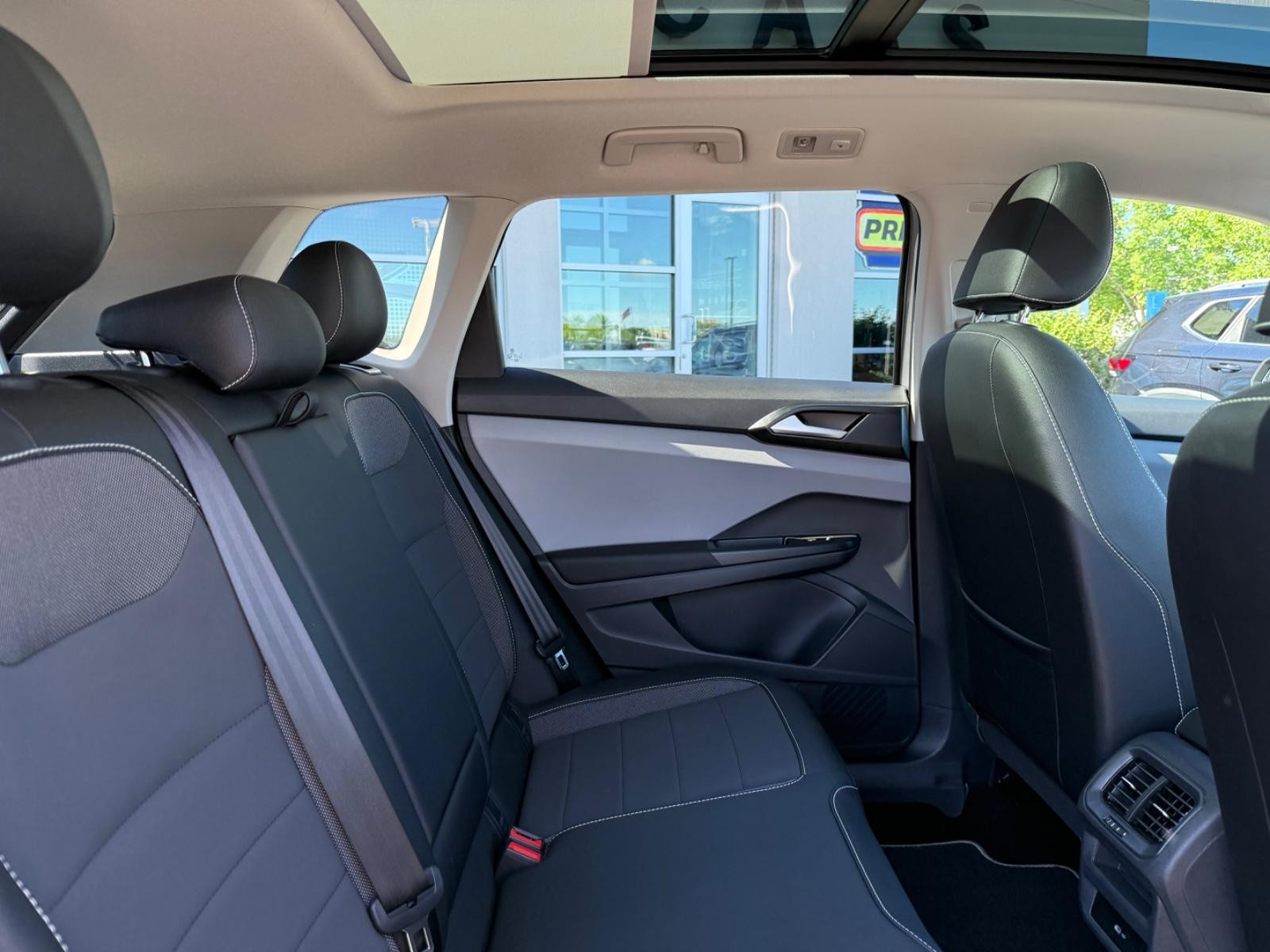 Volkswagen Taos Vehicle Image 10