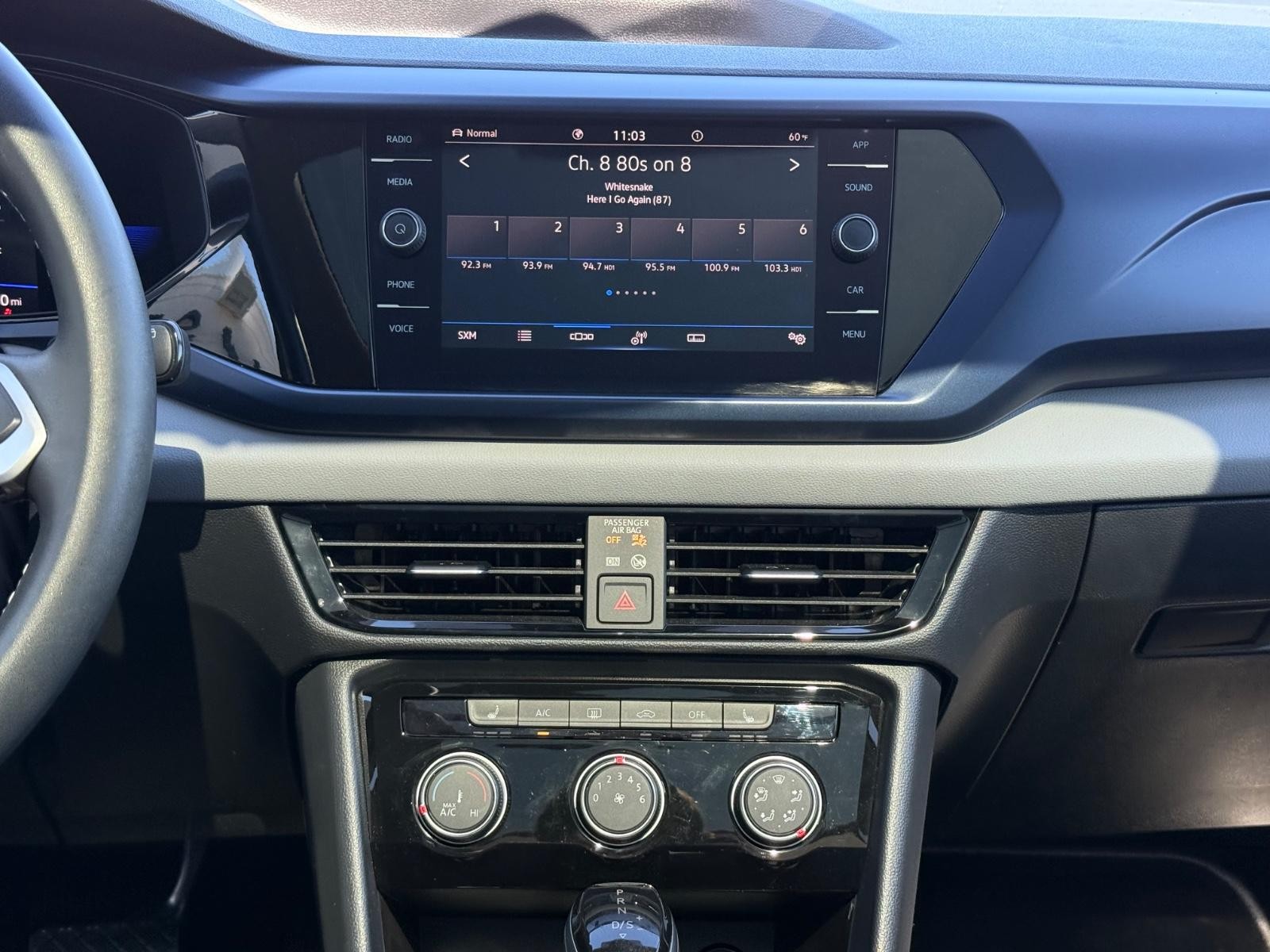 Volkswagen Taos Vehicle Image 12