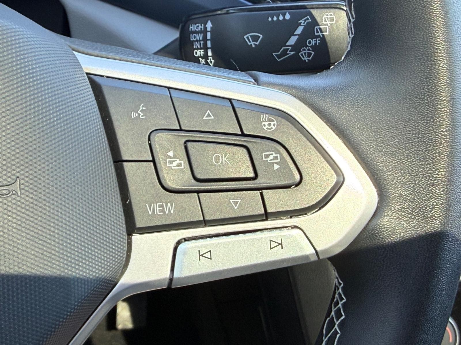 Volkswagen Taos Vehicle Image 17