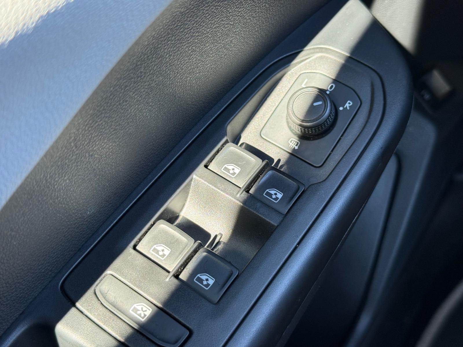 Volkswagen Taos Vehicle Image 22