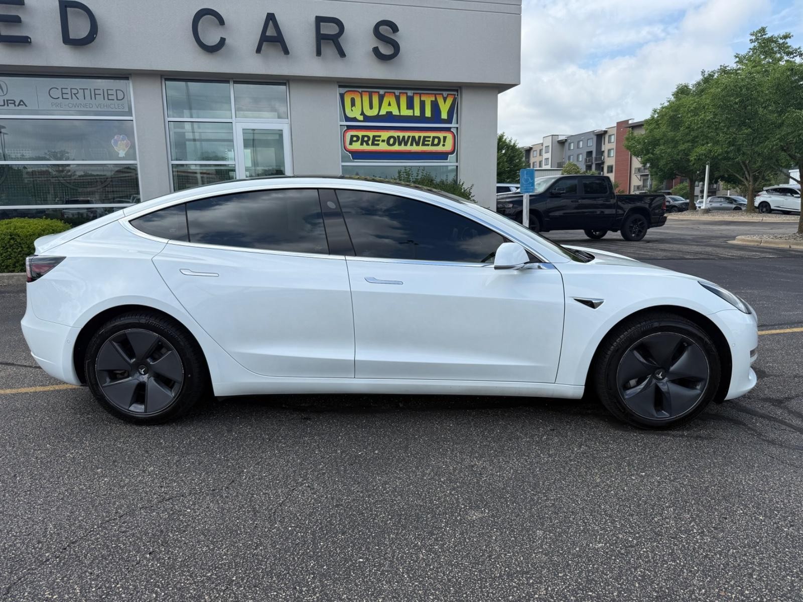 Tesla Model 3 Vehicle Image 02