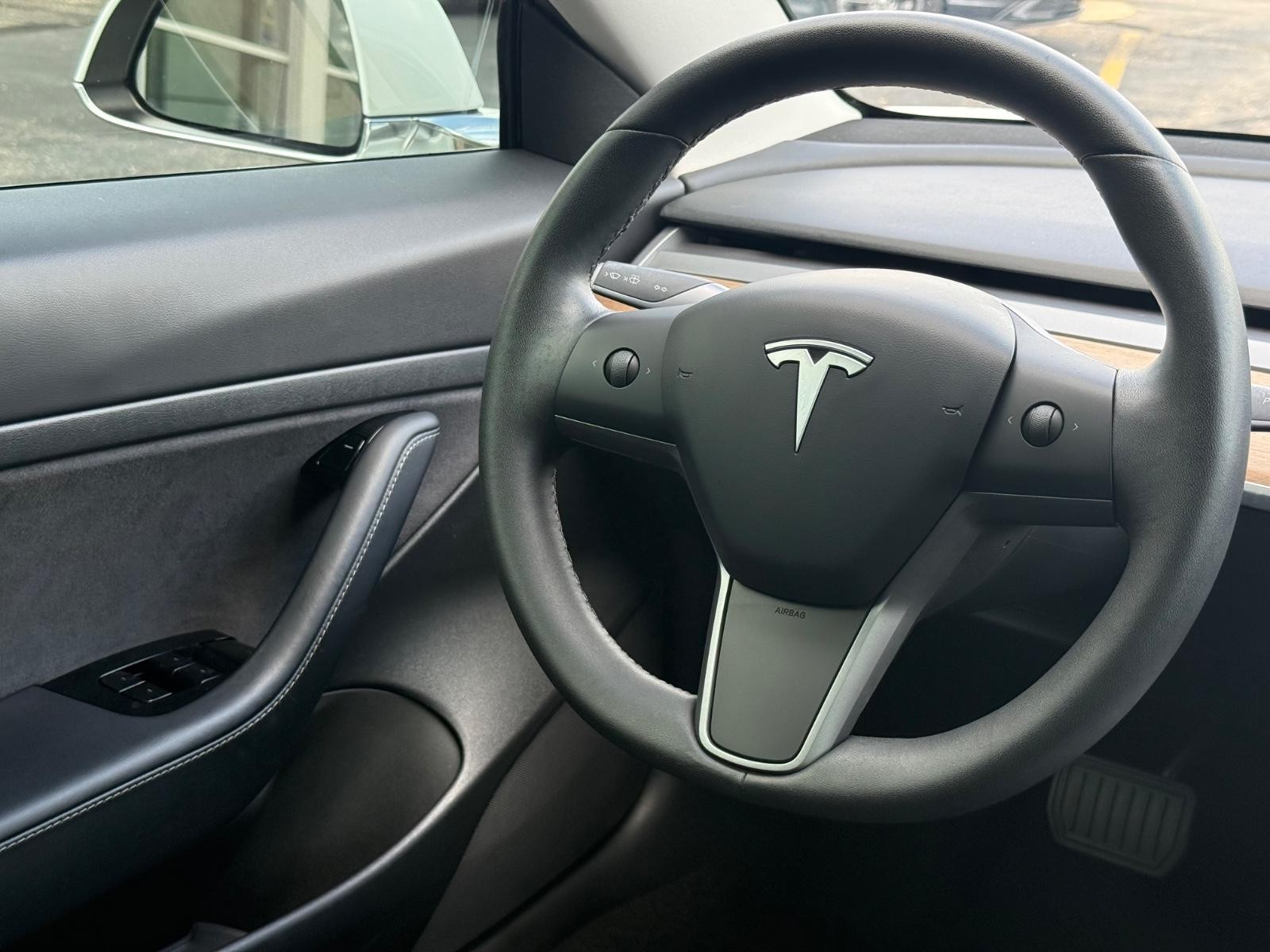 Tesla Model 3 Vehicle Image 13