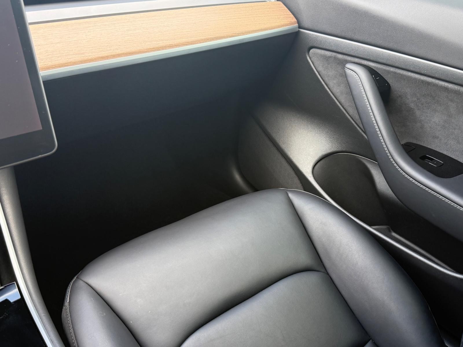 Tesla Model 3 Vehicle Image 14