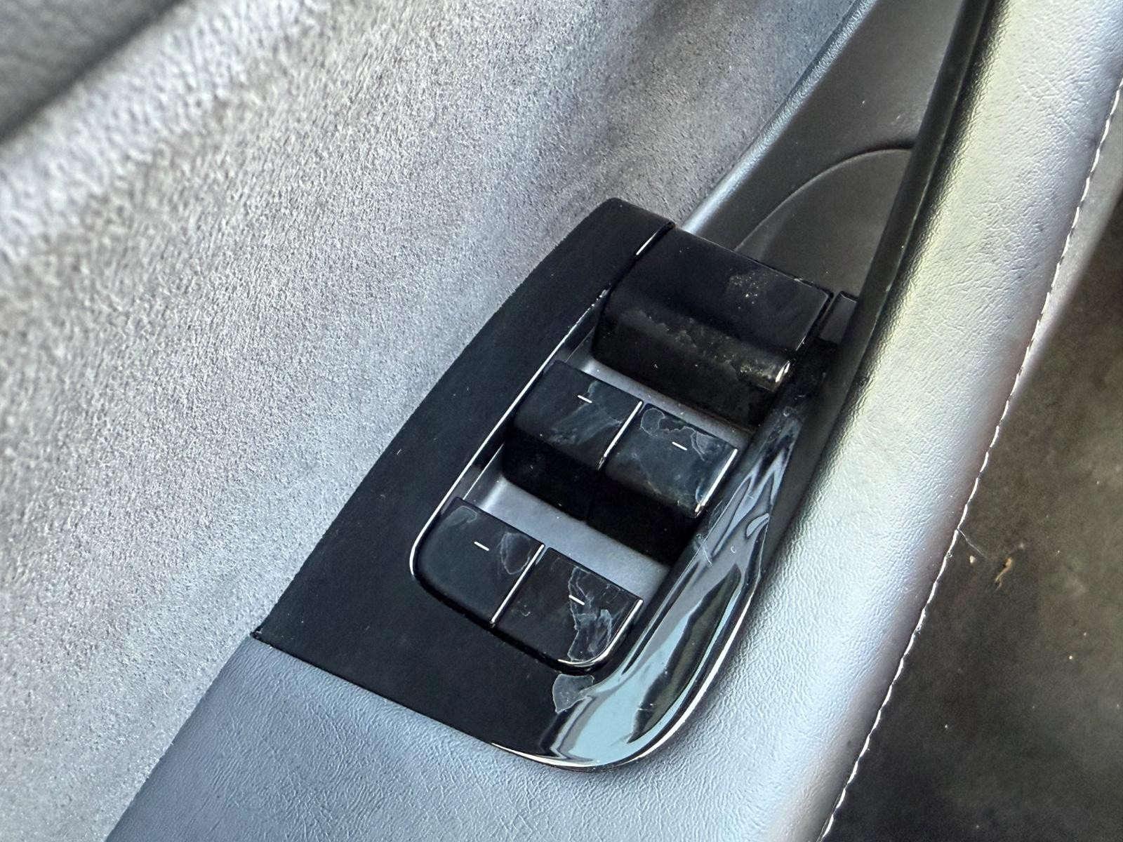 Tesla Model 3 Vehicle Image 21