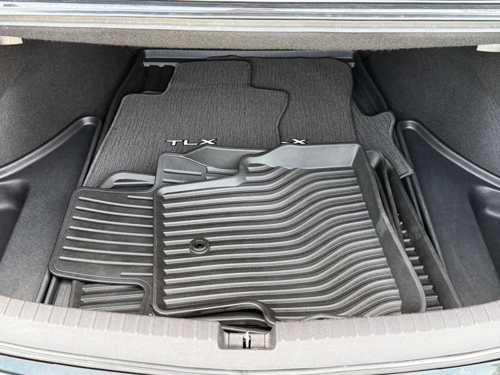 Acura TLX Vehicle Image 05
