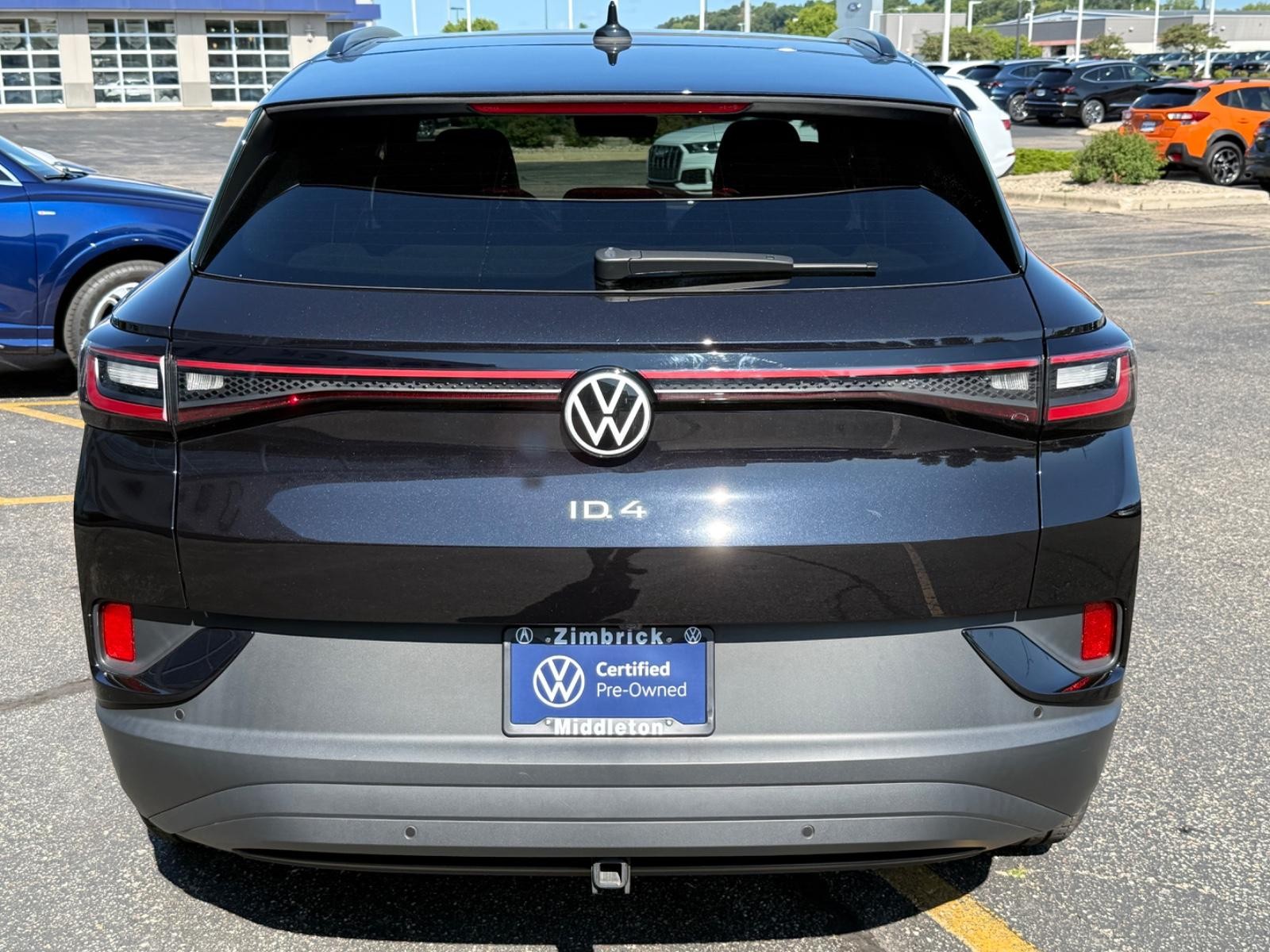 Volkswagen ID.4 Vehicle Image 04
