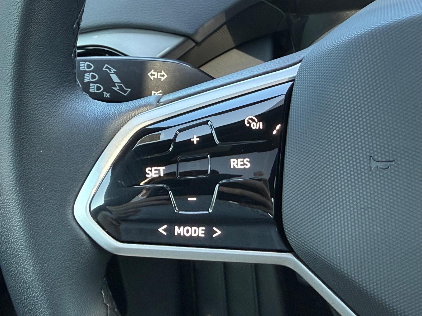 Volkswagen ID.4 Vehicle Image 16