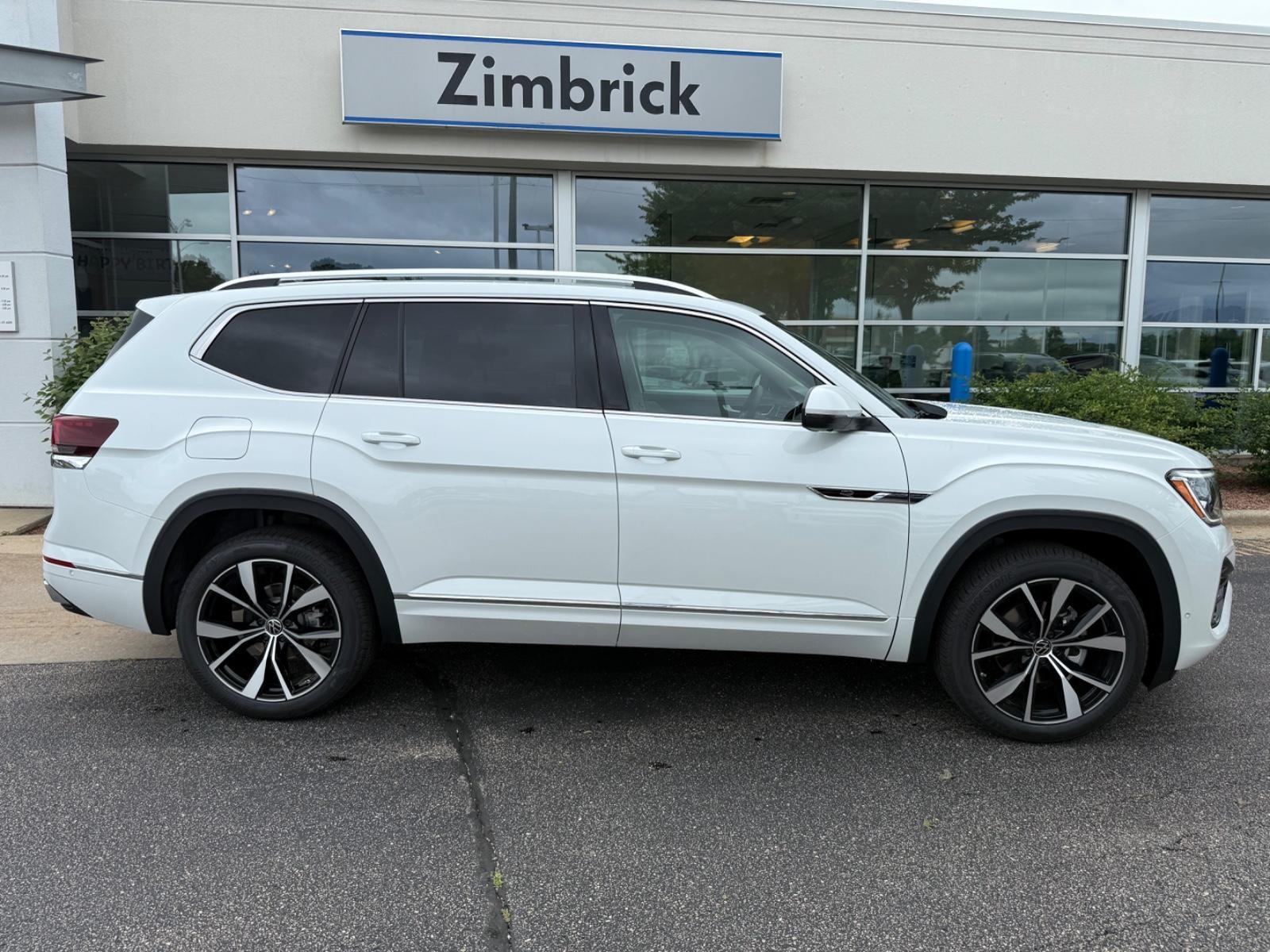 Volkswagen Atlas Vehicle Image 02