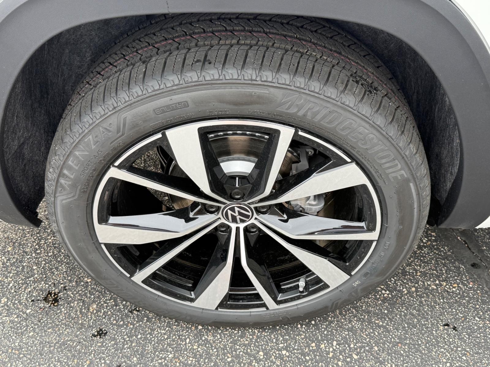Volkswagen Atlas Vehicle Image 04