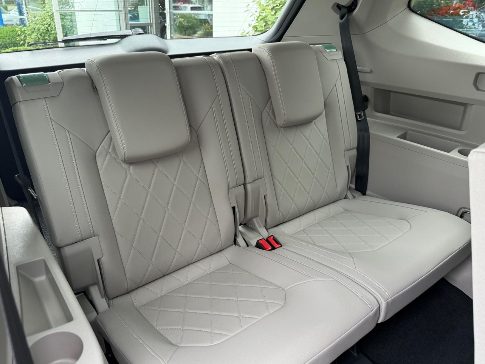 Volkswagen Atlas Vehicle Image 05
