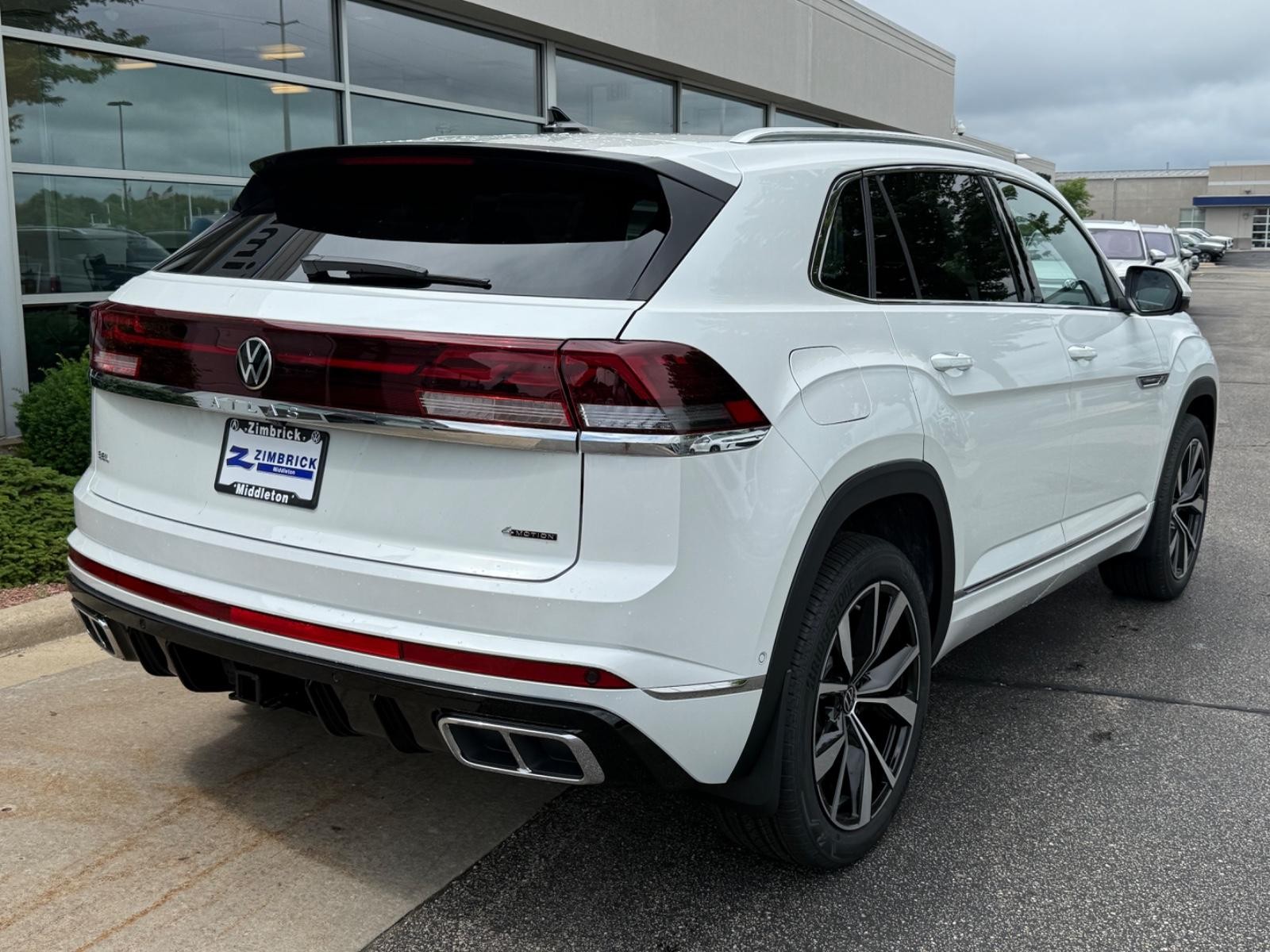 Volkswagen Atlas Cross Sport Vehicle Image 03