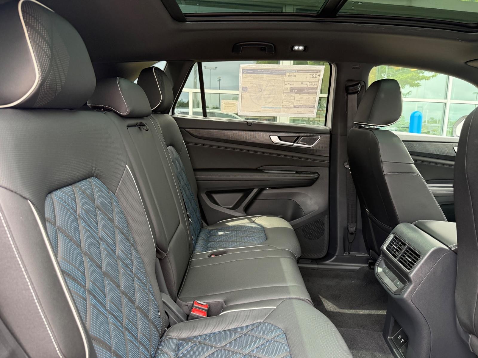 Volkswagen Atlas Cross Sport Vehicle Image 05