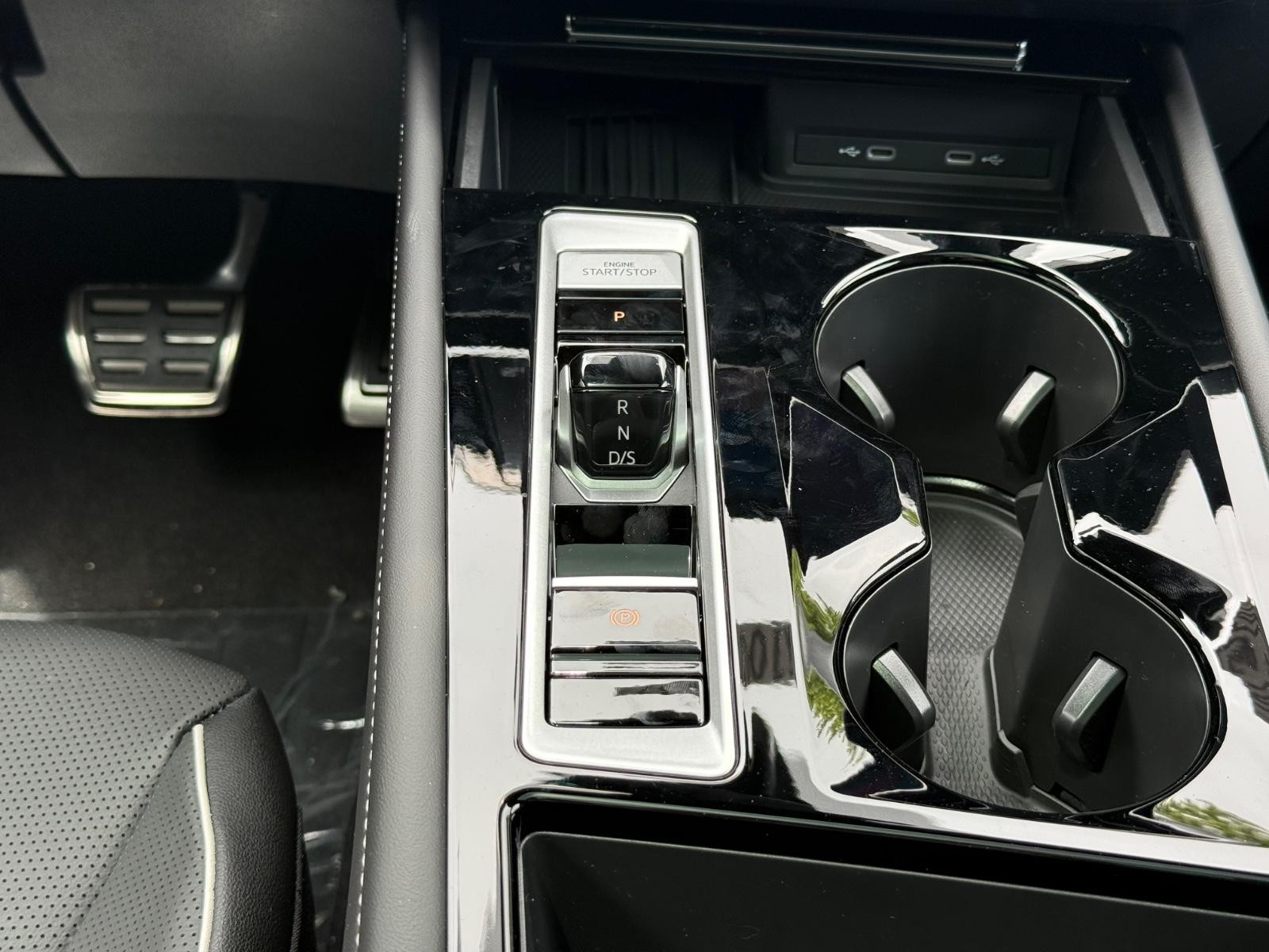 Volkswagen Atlas Cross Sport Vehicle Image 08