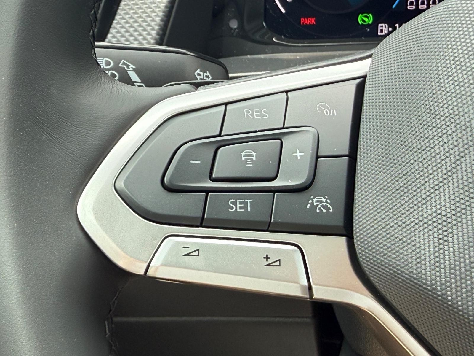 Volkswagen Atlas Cross Sport Vehicle Image 11
