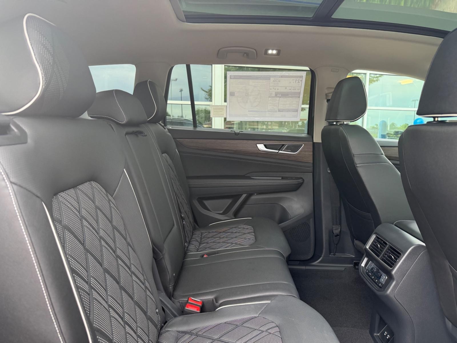 Volkswagen Atlas Vehicle Image 05