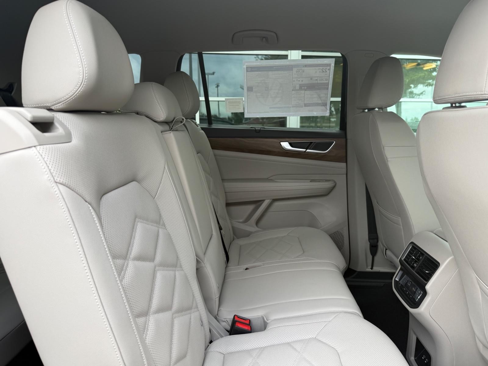 Volkswagen Atlas Vehicle Image 06