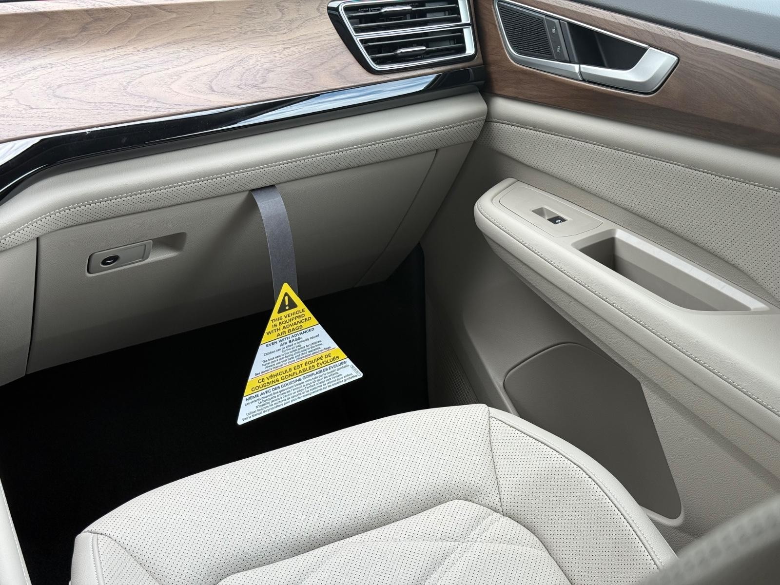 Volkswagen Atlas Vehicle Image 11