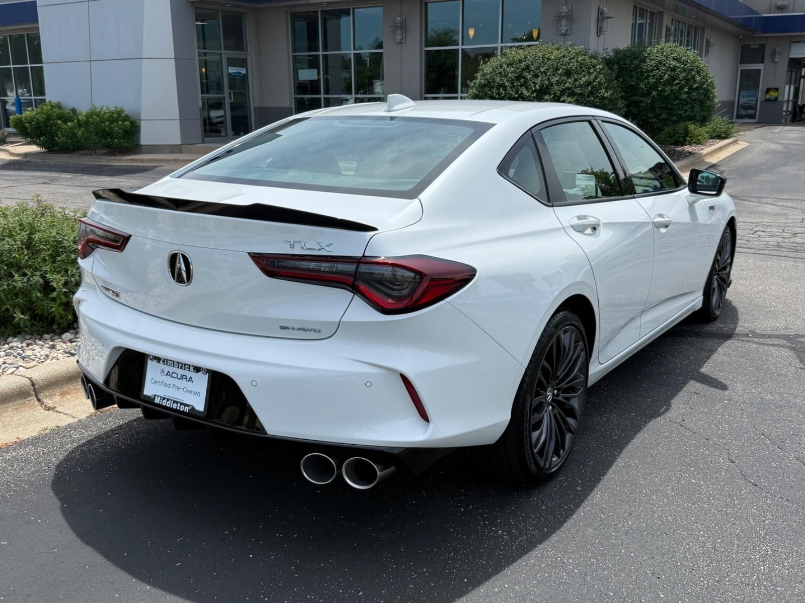 Acura TLX Vehicle Full-screen Gallery Image 03