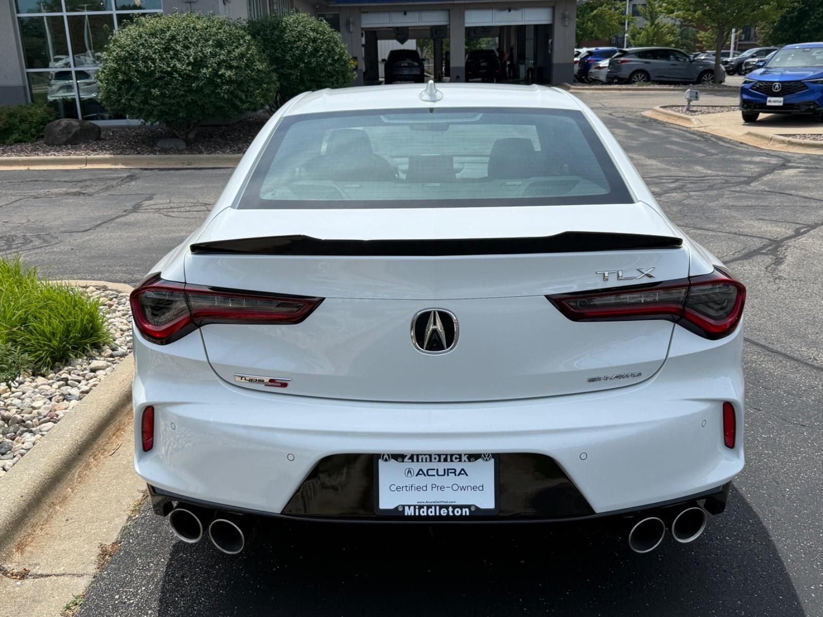Acura TLX Vehicle Full-screen Gallery Image 04