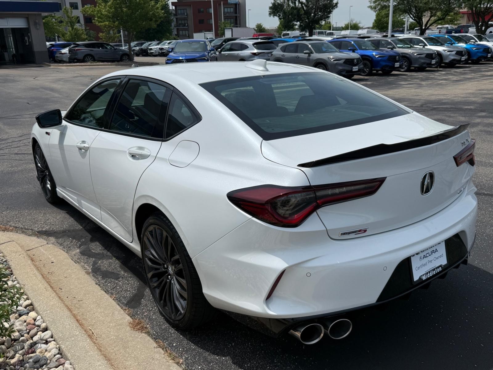 Acura TLX Vehicle Full-screen Gallery Image 06