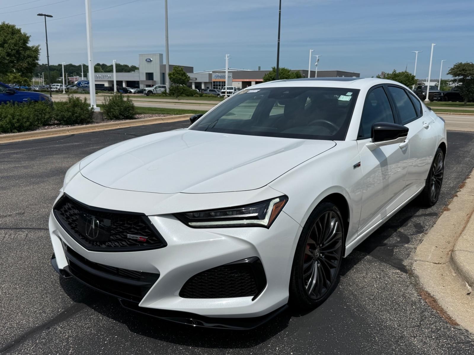 Acura TLX Vehicle Full-screen Gallery Image 08