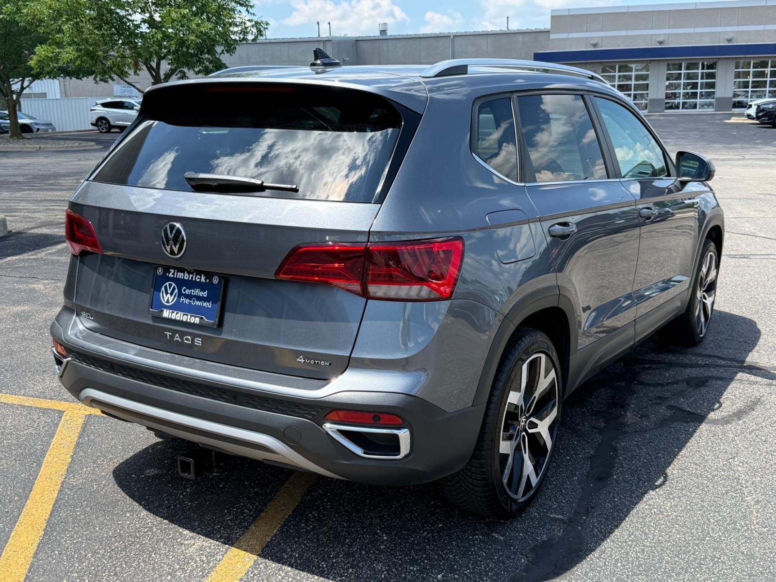 Volkswagen Taos Vehicle Image 03