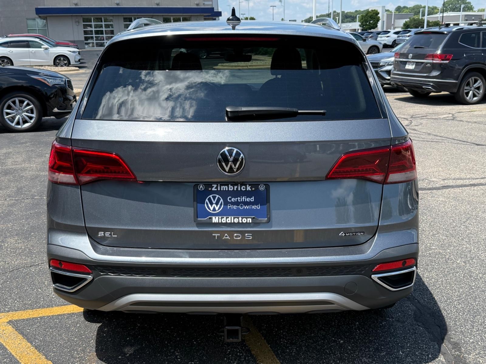 Volkswagen Taos Vehicle Image 04