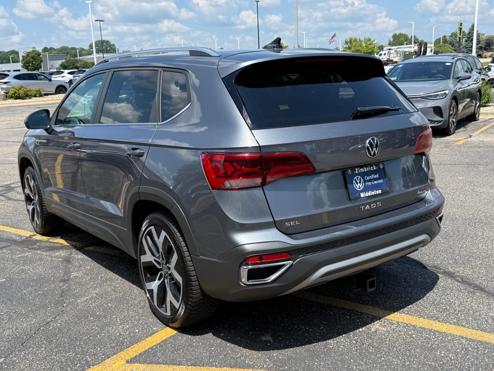 Volkswagen Taos Vehicle Image 07