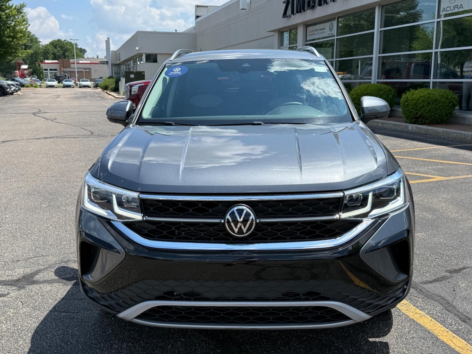 Volkswagen Taos Vehicle Image 10