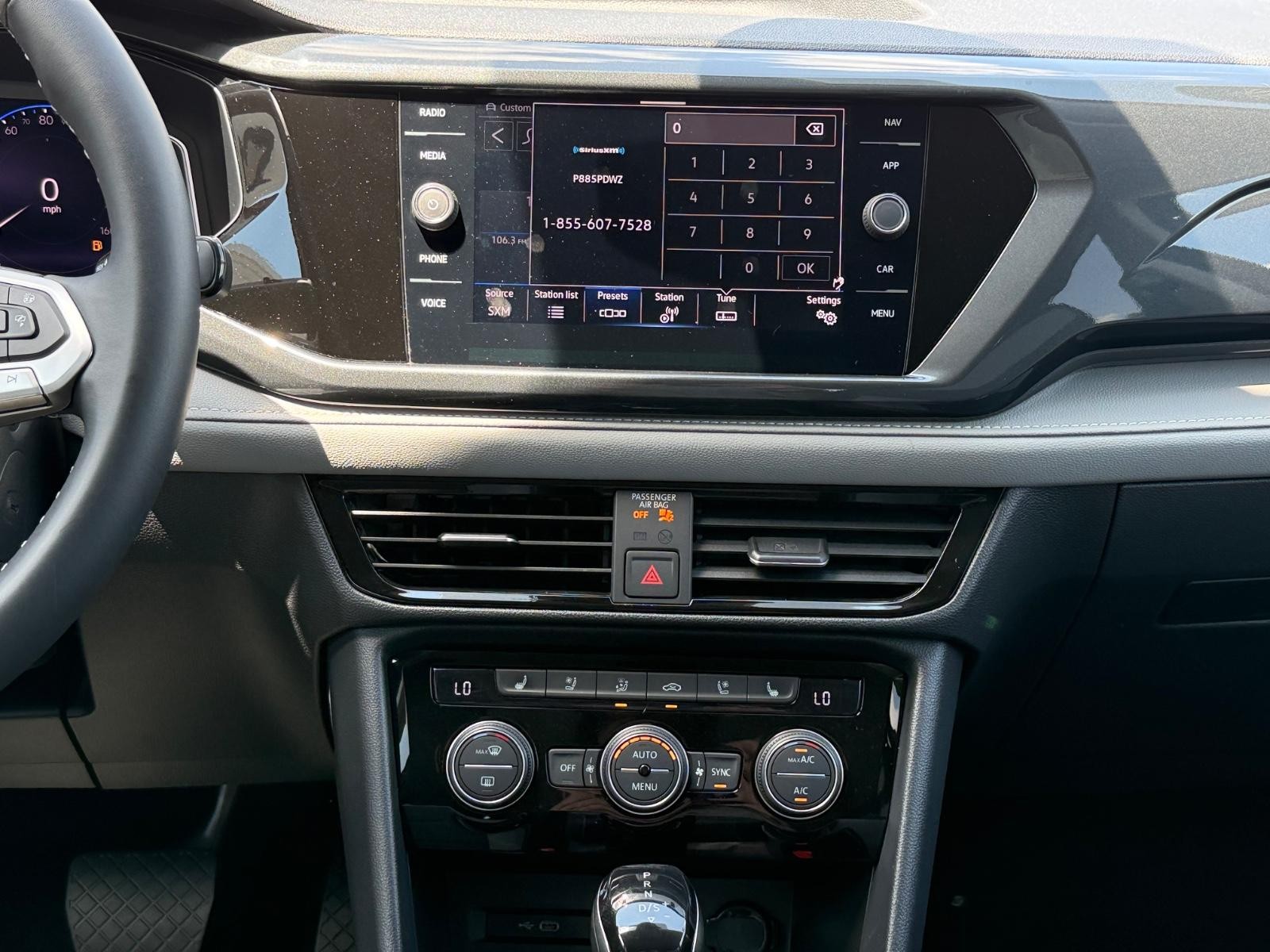 Volkswagen Taos Vehicle Image 13
