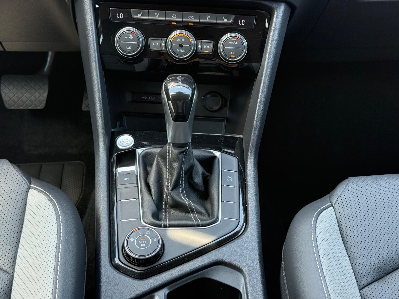Volkswagen Taos Vehicle Image 14