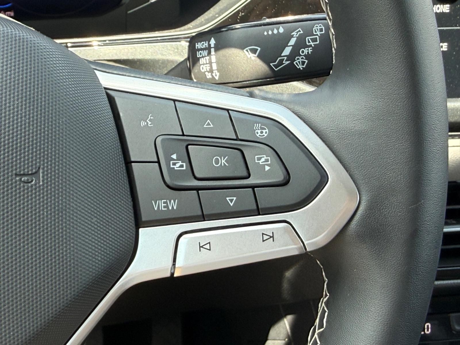 Volkswagen Taos Vehicle Image 18