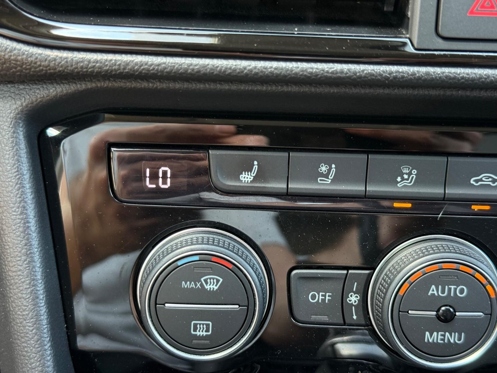 Volkswagen Taos Vehicle Image 21