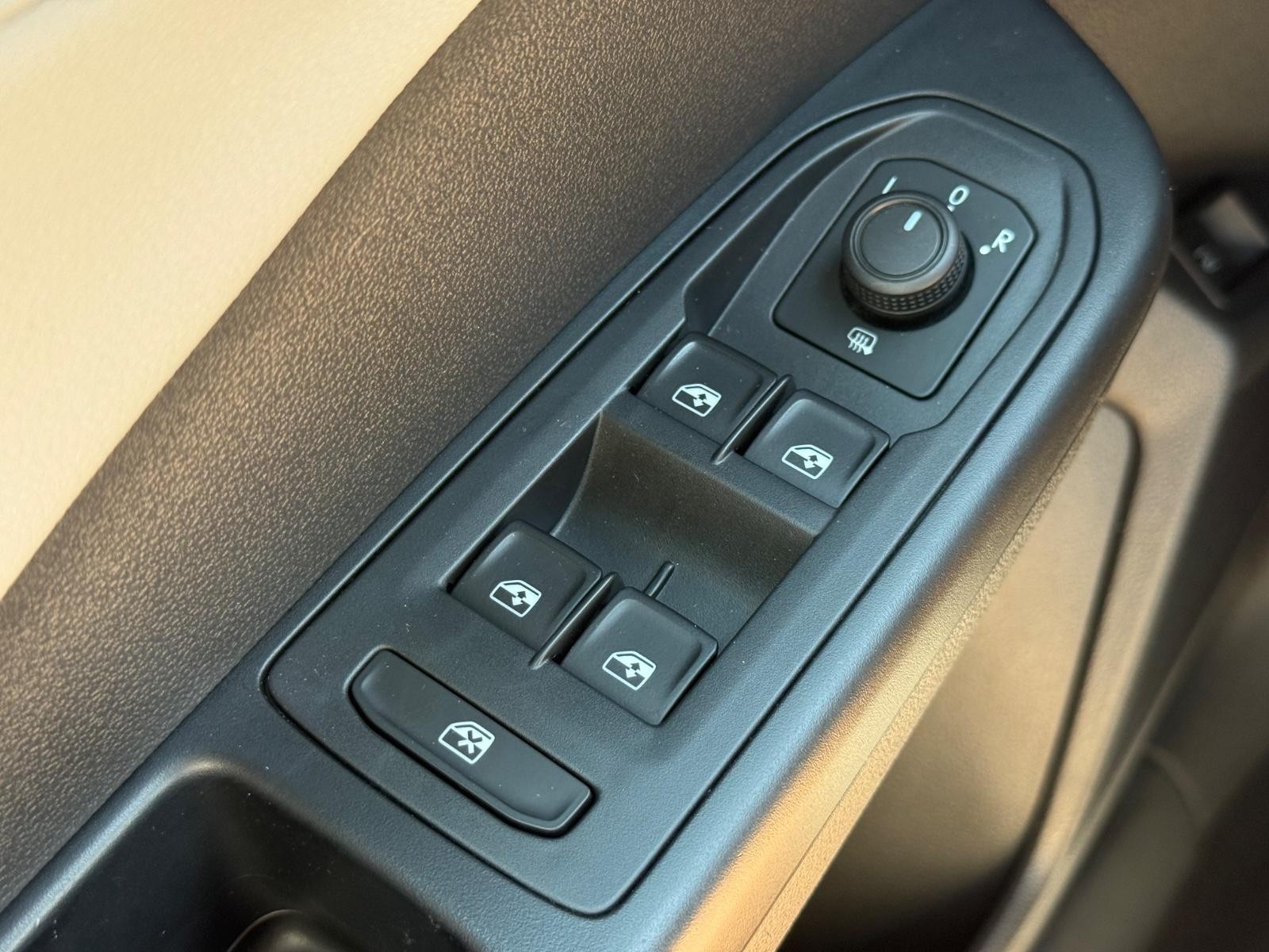 Volkswagen Taos Vehicle Image 22