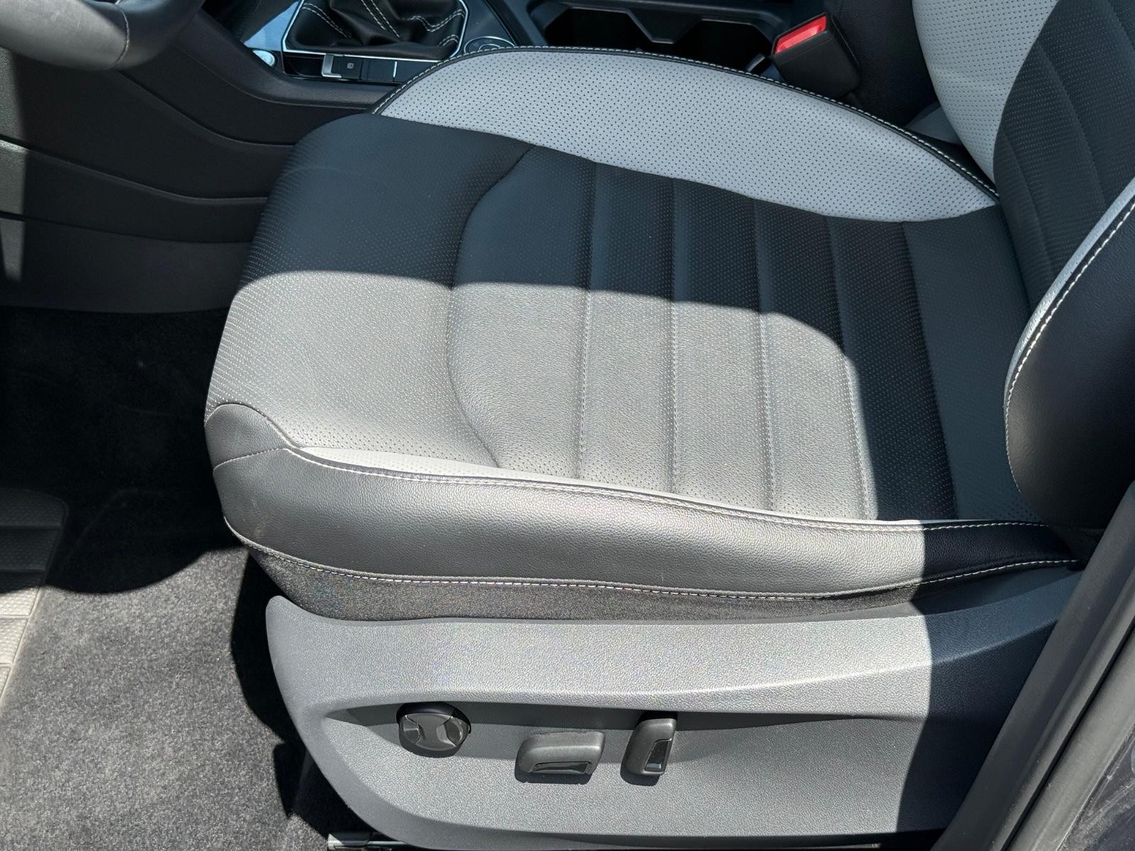 Volkswagen Taos Vehicle Image 23