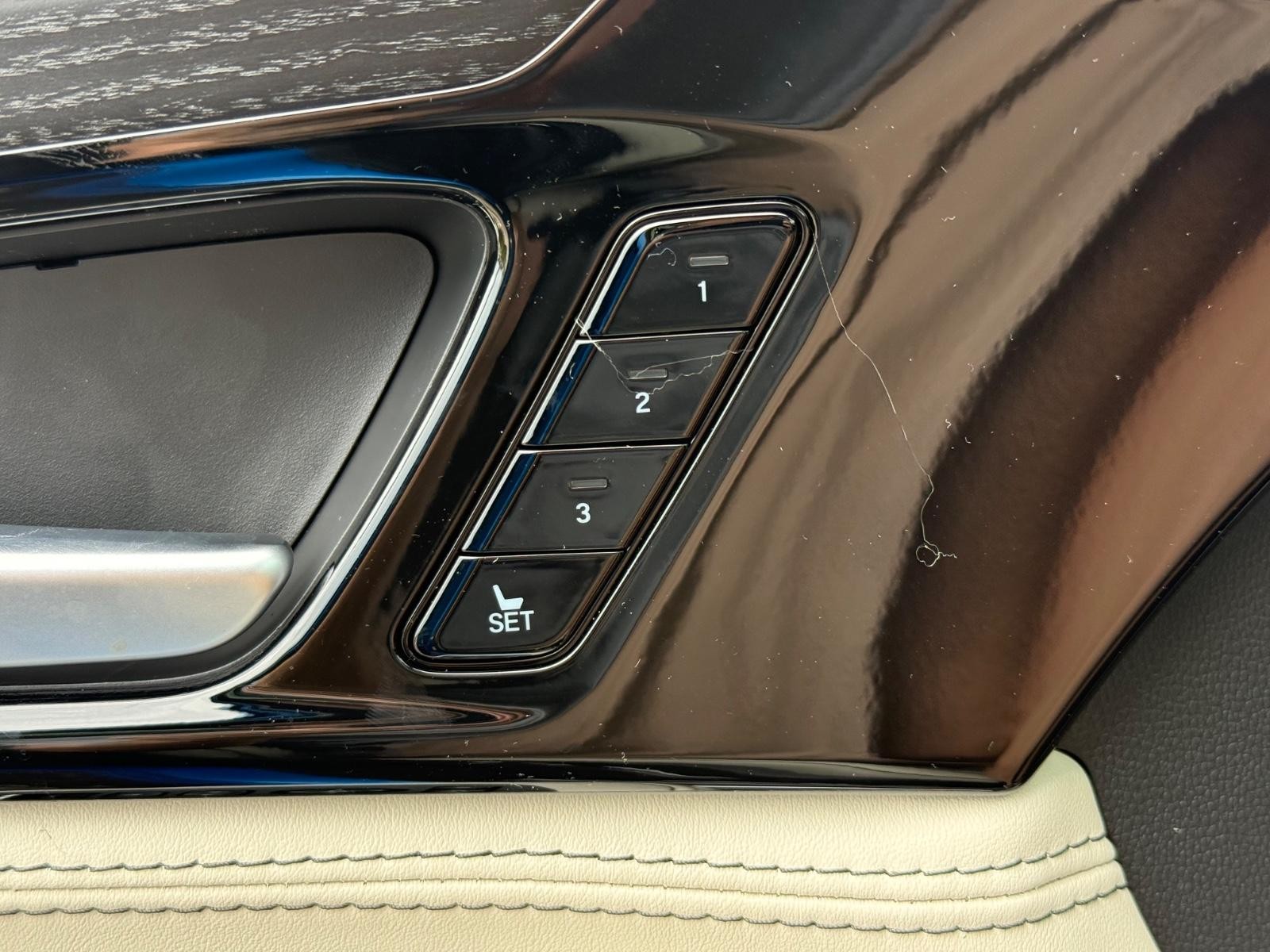 Acura MDX Vehicle Image 10