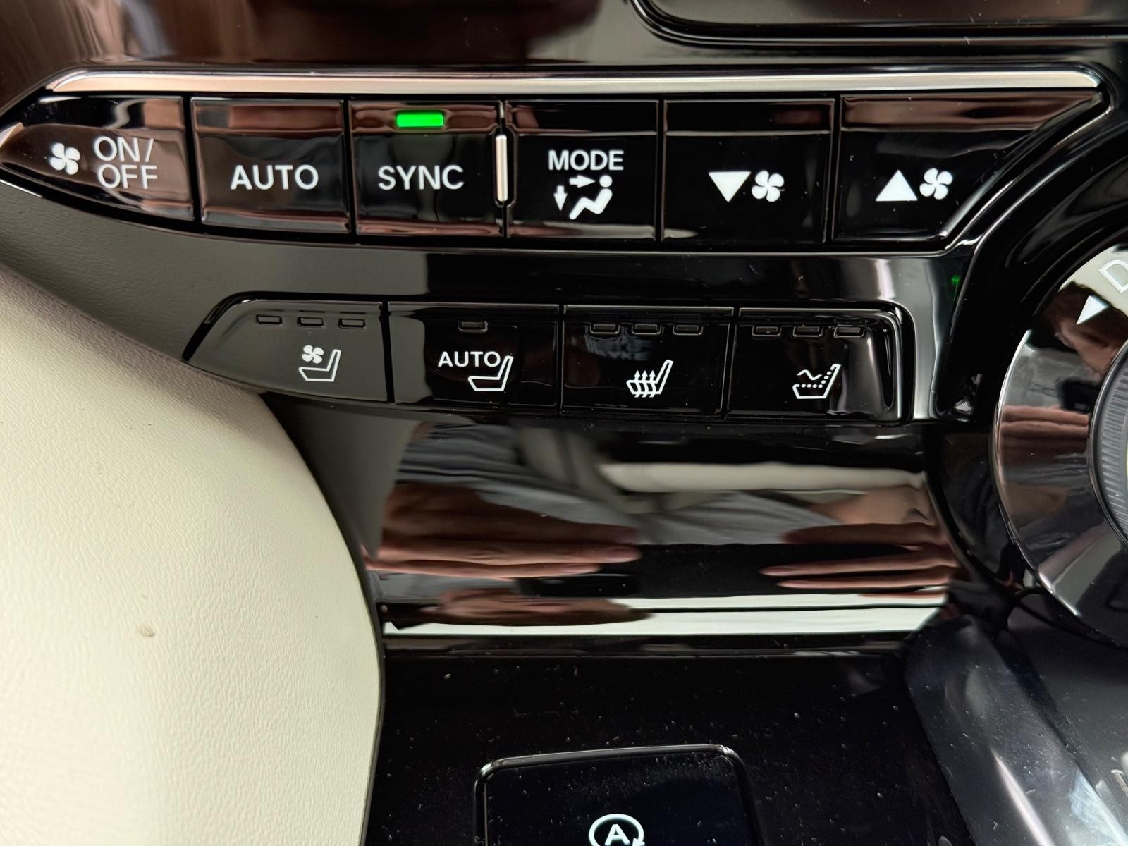 Acura MDX Vehicle Image 14