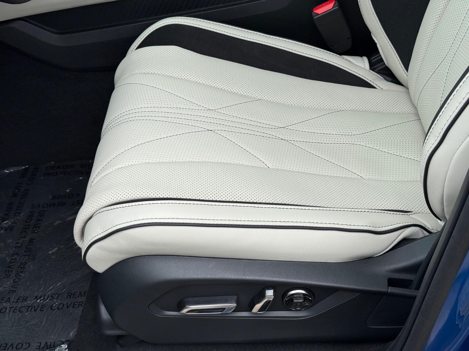 Acura MDX Vehicle Image 16