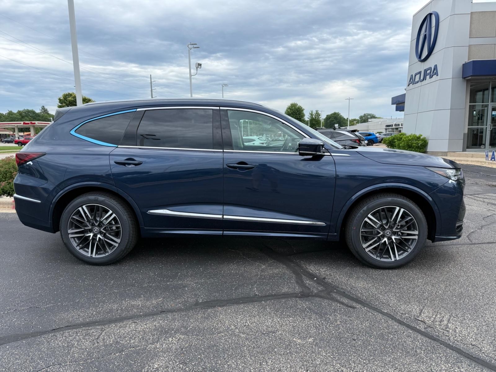 Acura MDX Vehicle Image 02