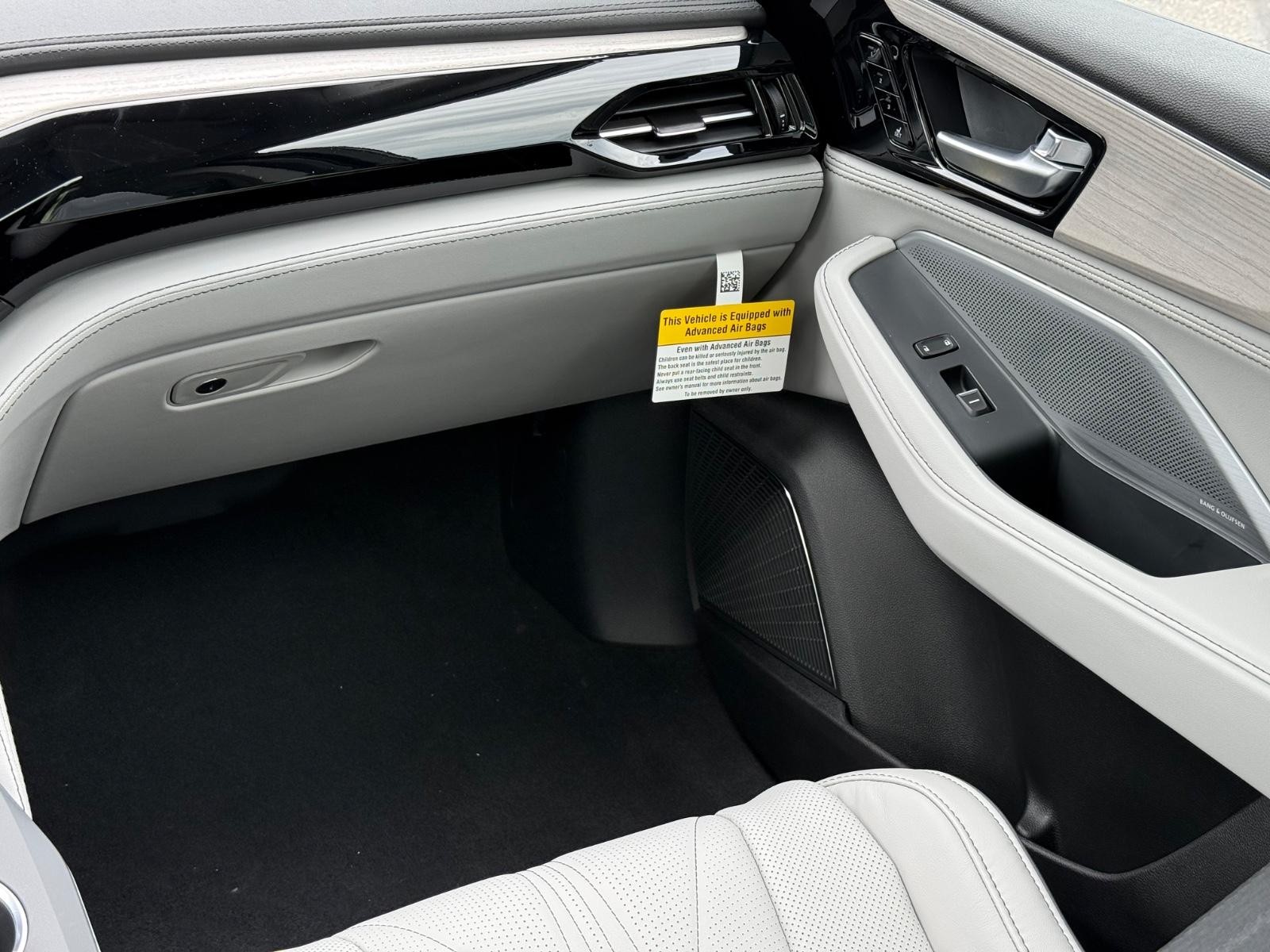 Acura MDX Vehicle Image 09