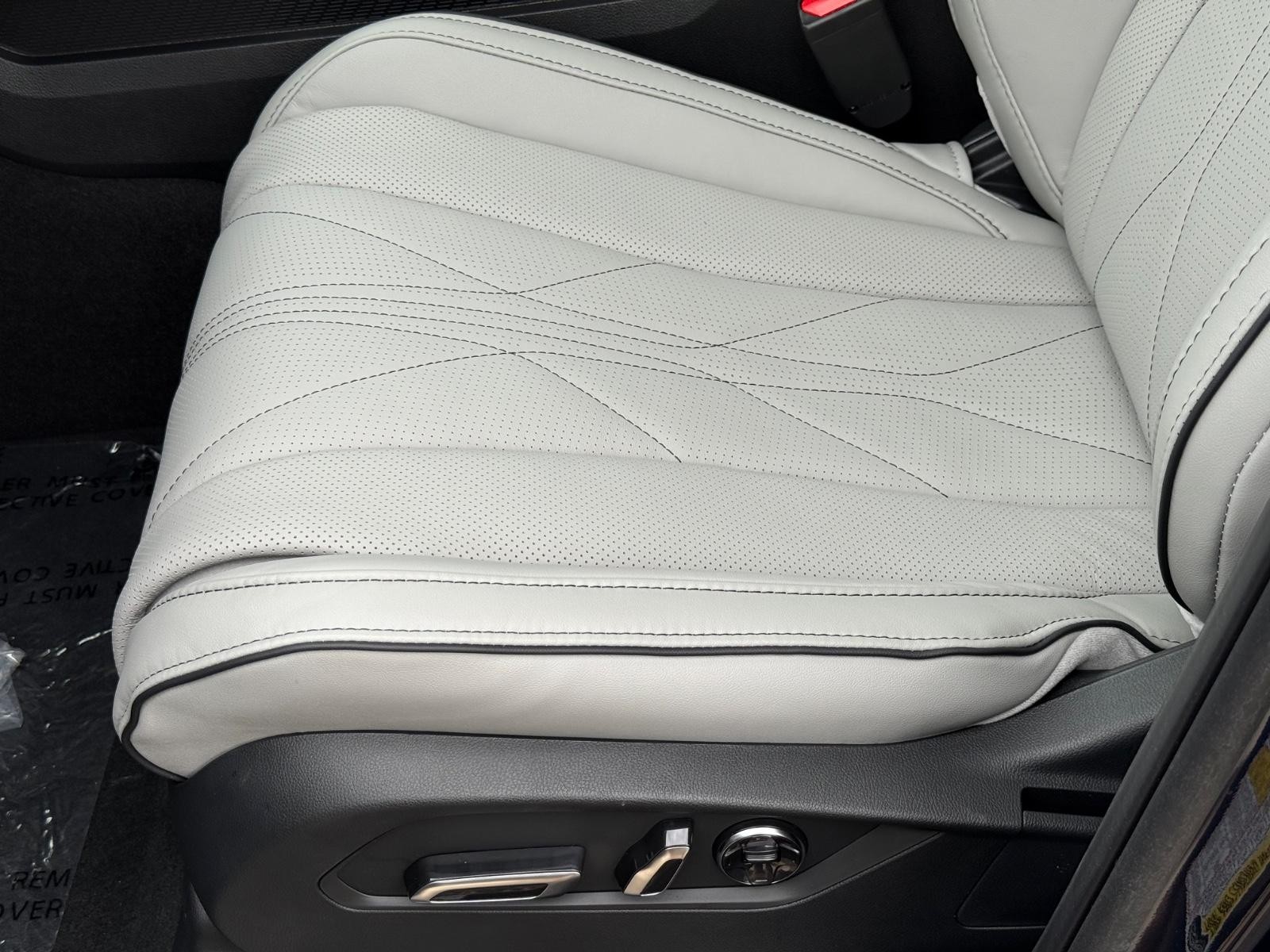 Acura MDX Vehicle Image 16