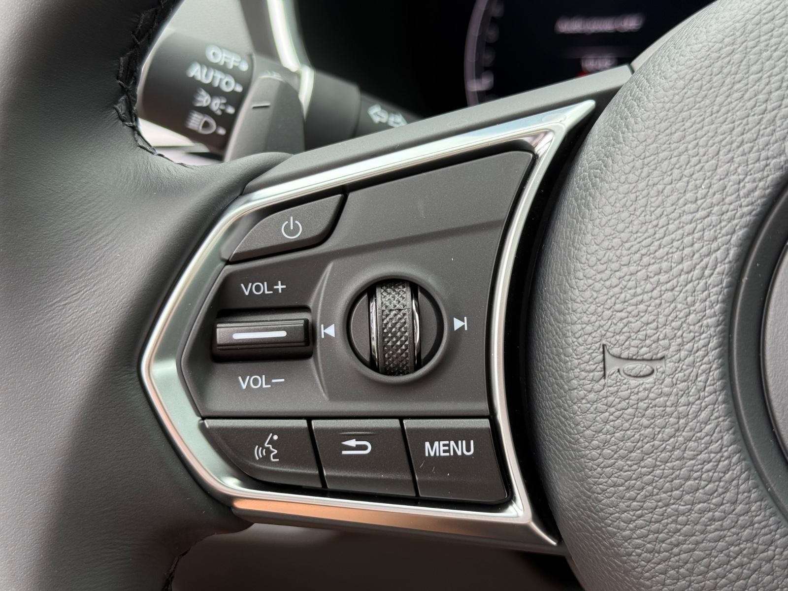 Acura MDX Vehicle Image 11