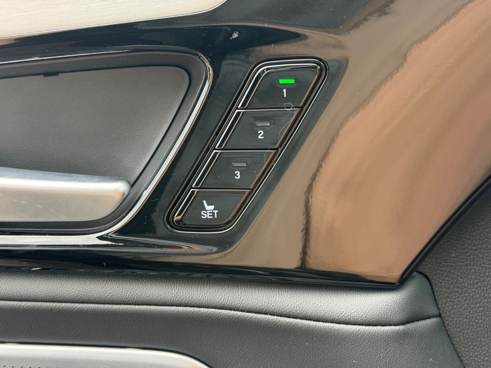 Acura MDX Vehicle Image 10
