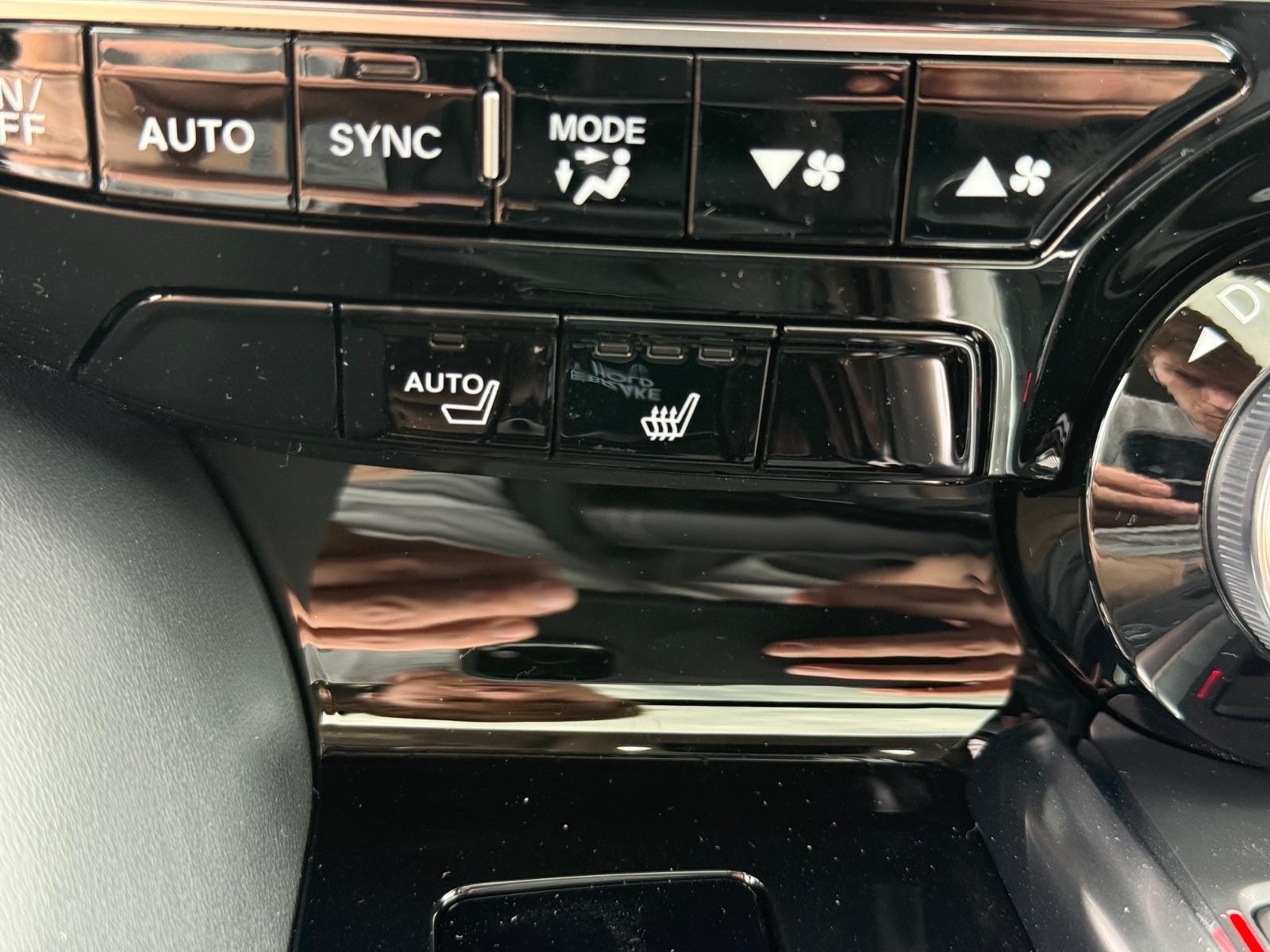 Acura MDX Vehicle Image 13