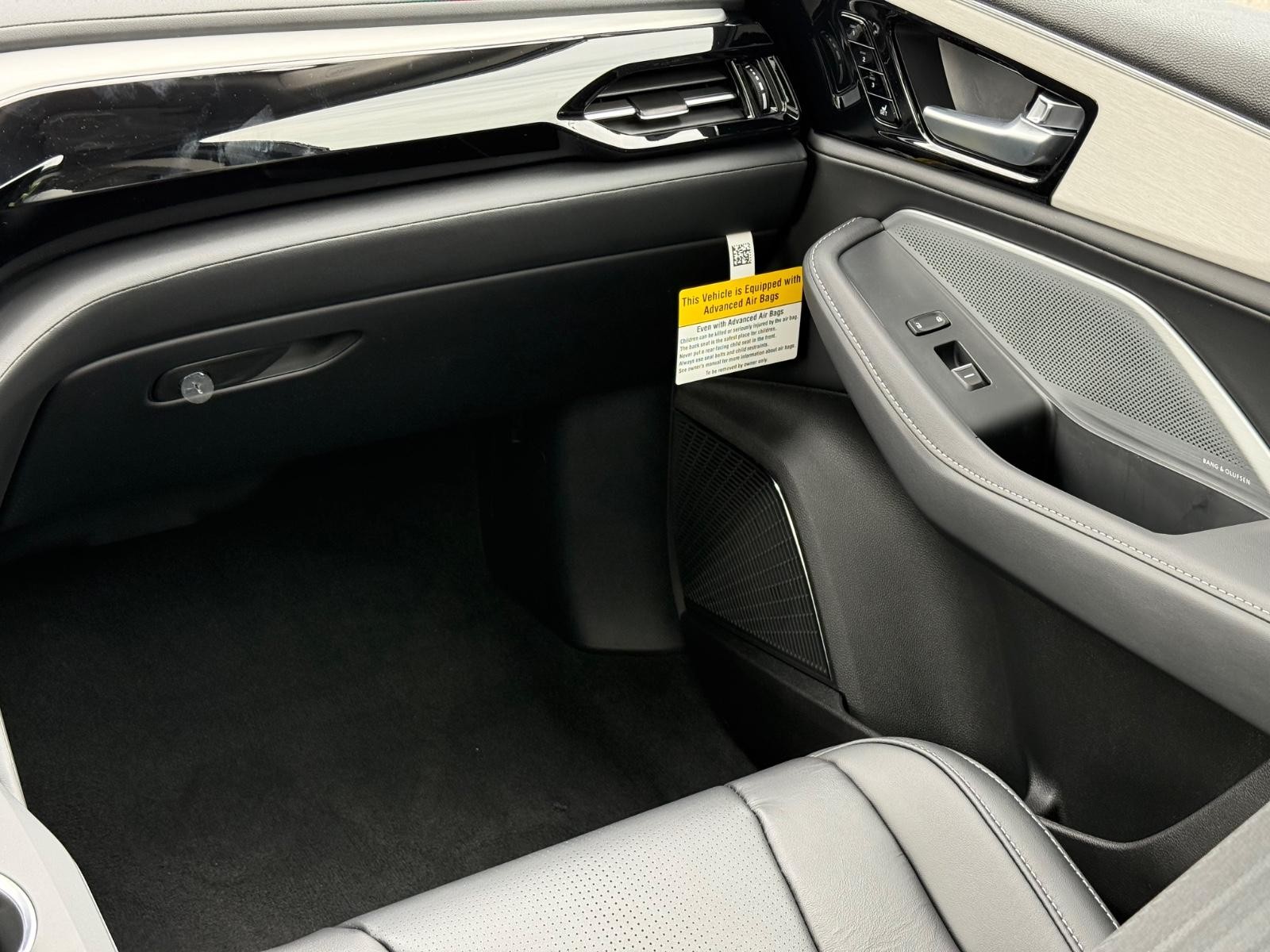 Acura MDX Vehicle Image 09
